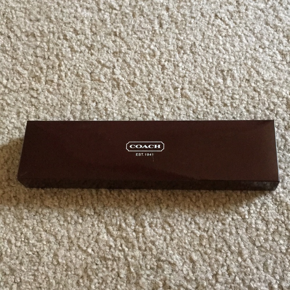 Coach Watch - Picture 6 of 6